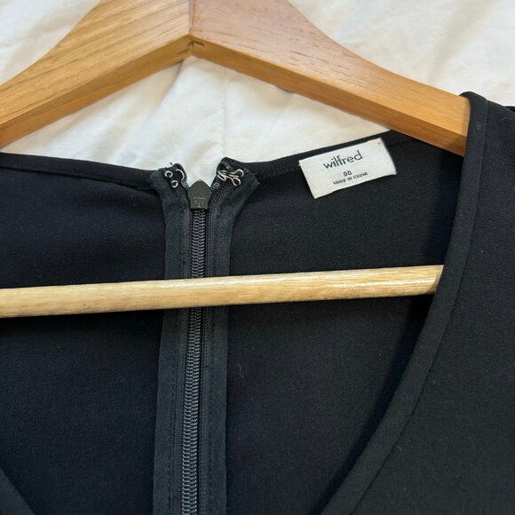 NWOT Wilfred Aritzia Corrine Black Silk V-Neck Long Sleeve Mini Dress Size 00 - Picture 4 of 8